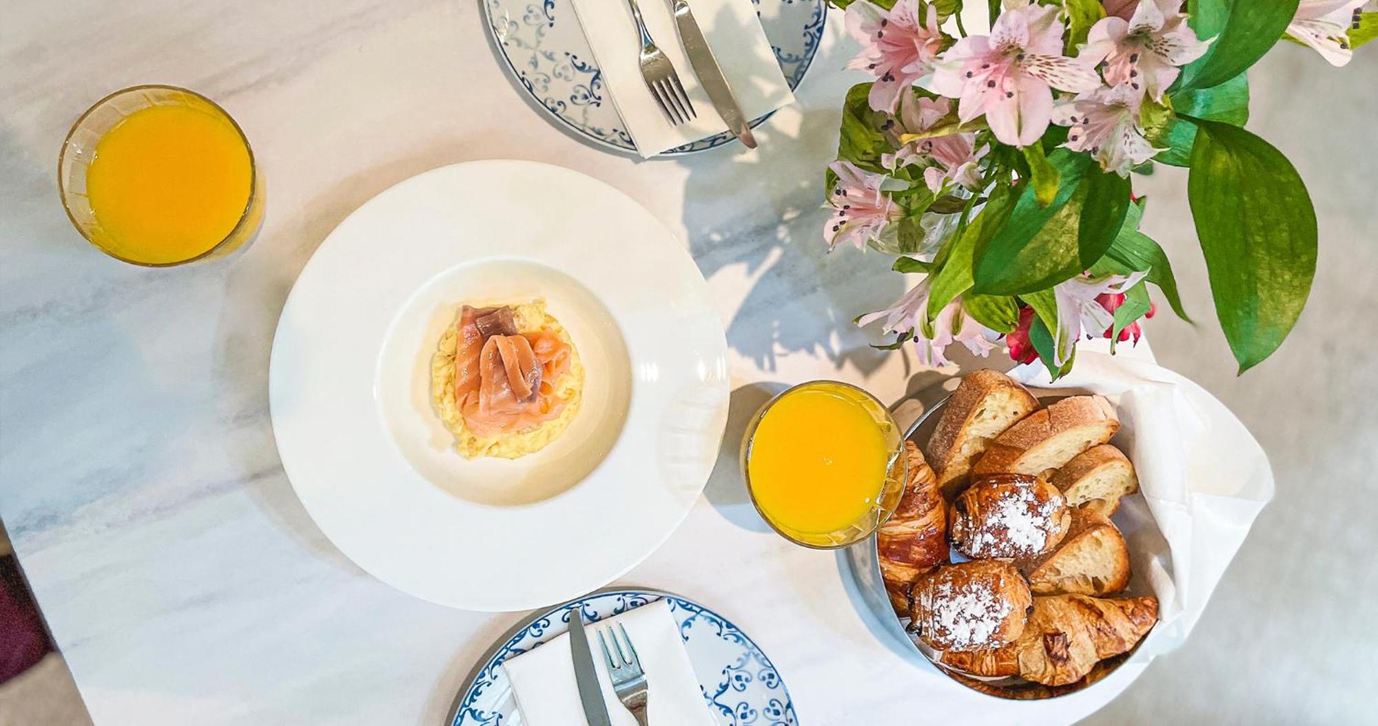 默瑟尔eme教堂酒店 塞维利亚 外观 照片 A breakfast at the hotel