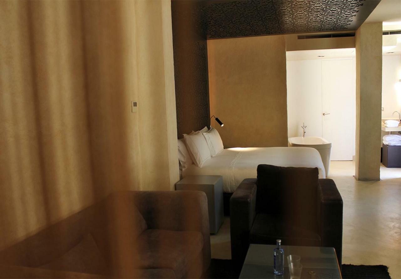 默瑟尔eme教堂酒店 塞维利亚 外观 照片 A room at the hotel