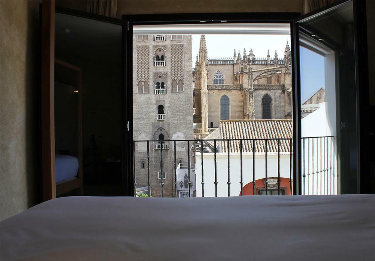 默瑟尔eme教堂酒店 塞维利亚 外观 照片 View of the Cathedral of Seville from the hotel