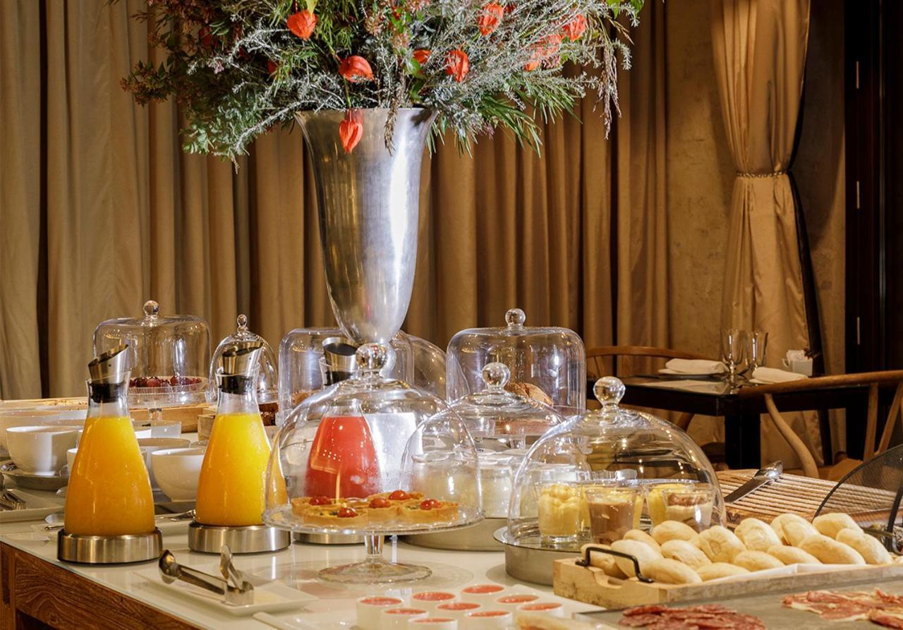 默瑟尔eme教堂酒店 塞维利亚 外观 照片 A breakfast buffet